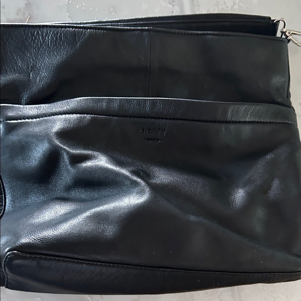 Sleek Black Leather Messenger Bag